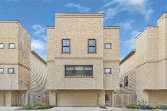 Building Photo - 1107 W 21st St