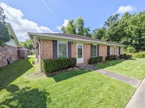Building Photo - 6255 Bedford Dr
