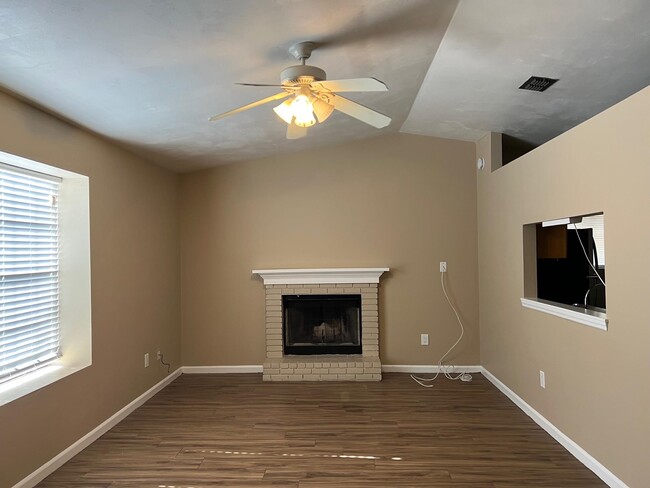 Building Photo - 2652 Millbank Dr