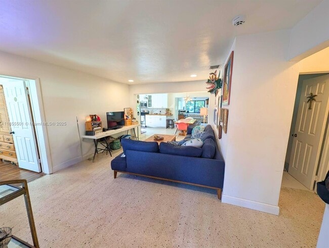 Foto del edificio - 722 SW 10th St