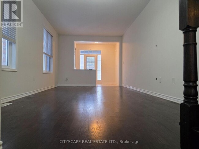 Building Photo - 608 Langholm St