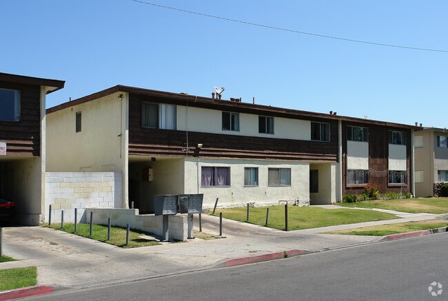 Building Photo - 11761 Stuart Dr