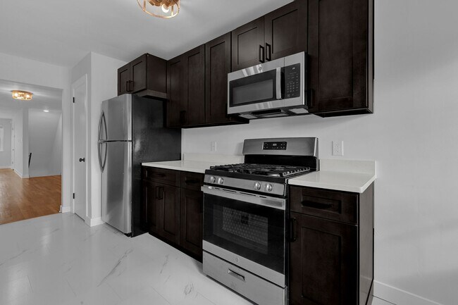 Building Photo - 1613 3rd St