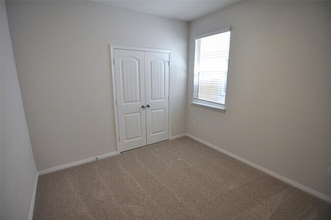 Building Photo - 122 Eagle Mountain Trl1