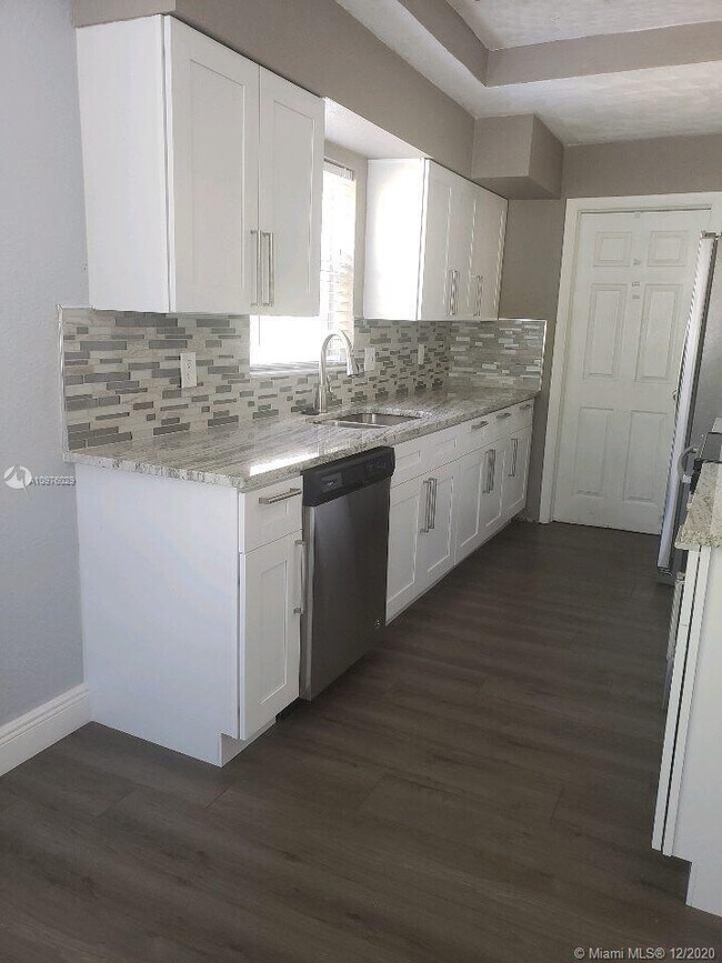 Foto del edificio - 1516 NW 7th Ave