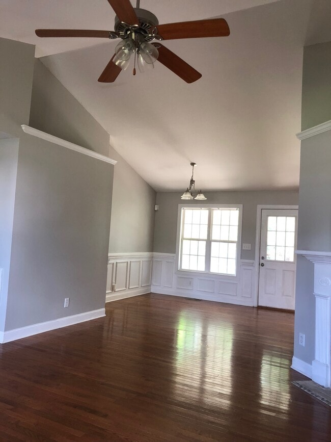 Building Photo - 1213 Pressley Downs Dr SE