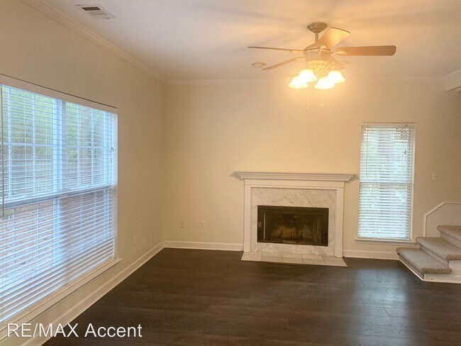 Building Photo - 5 br, 2.5 bath House - 197 Oak Pointe Drive
