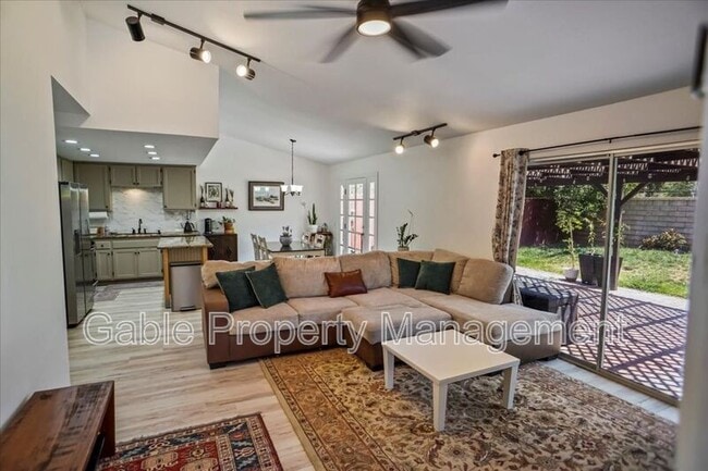 Building Photo - 15732 Rosehaven Ln