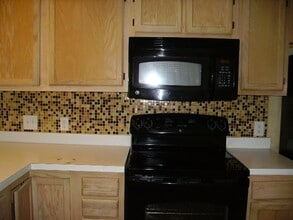 Building Photo - 537 White River Dr