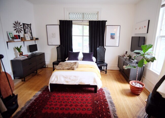 Foto del edificio - 2413 DuPont Ave S