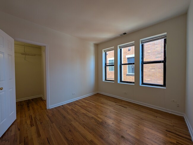 Foto del edificio - 912 W Dakin St