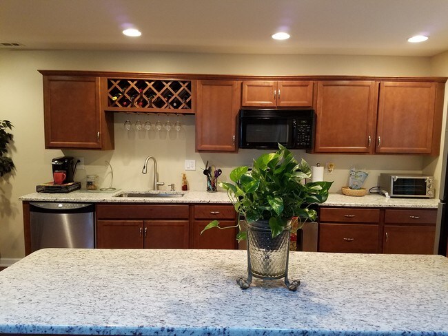 Foto del edificio - 210 Boothby Ct