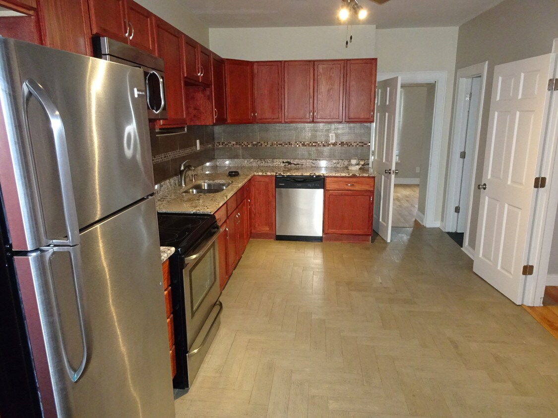 Primary Photo - 1621 W Julian St