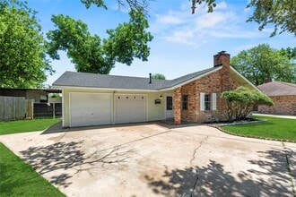 Building Photo - 4014 Mona Lee Ln