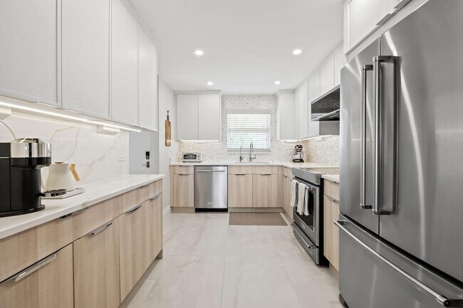 Foto del edificio - 511 Bayshore Dr