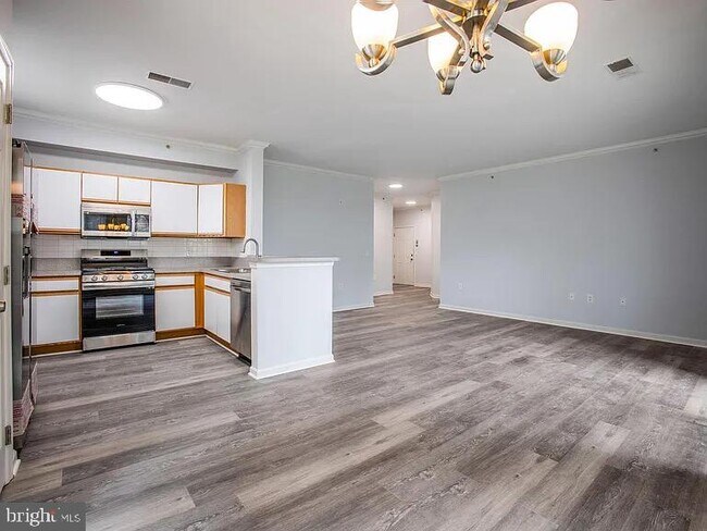 Foto del edificio - 1301 Karen Blvd