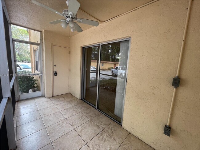 Foto del edificio - 4354 NW 9th Ave