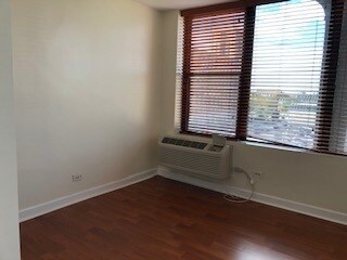 Foto del edificio - 345 E Eastgate Pl