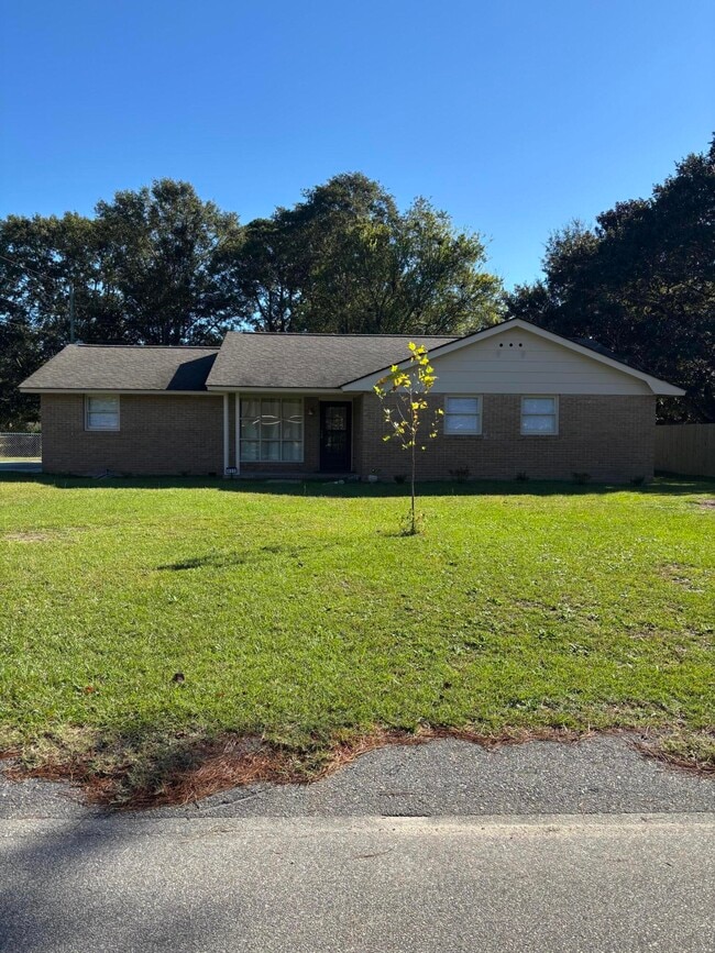 Building Photo - 855 Whatley St