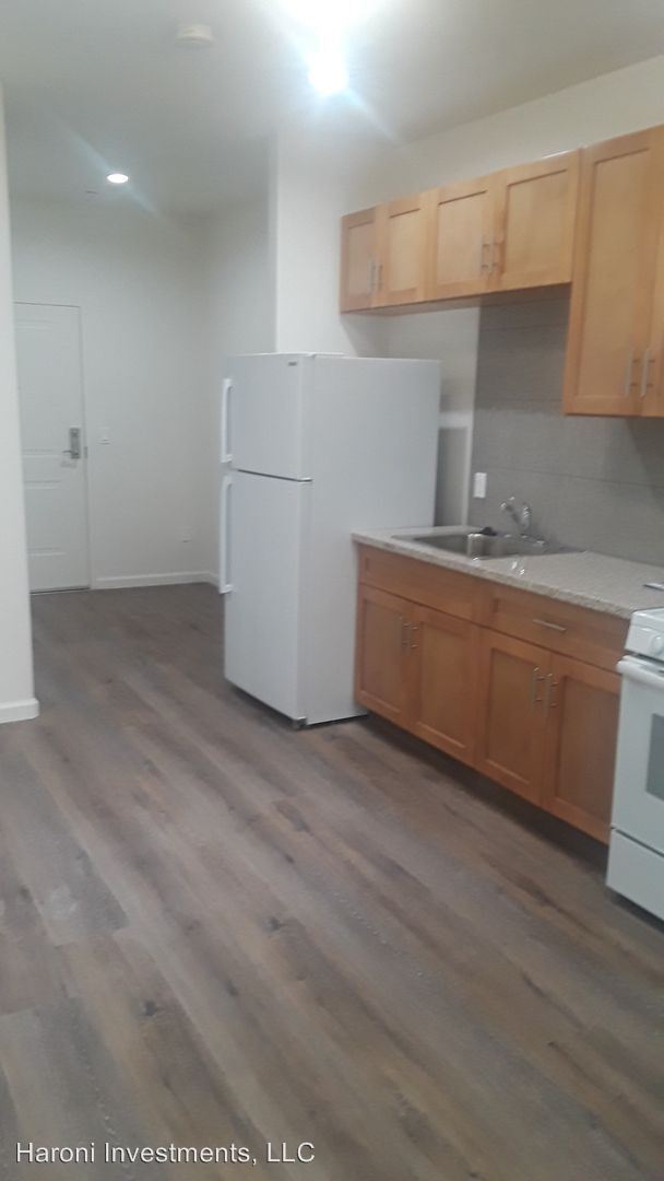 6109 Crenshaw Blvd, Los Angeles, CA 90043 Room for Rent in Los