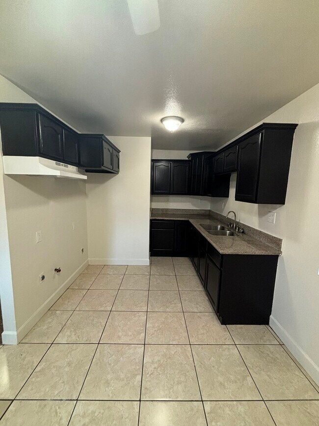 Foto del edificio - 705 E 52nd Pl