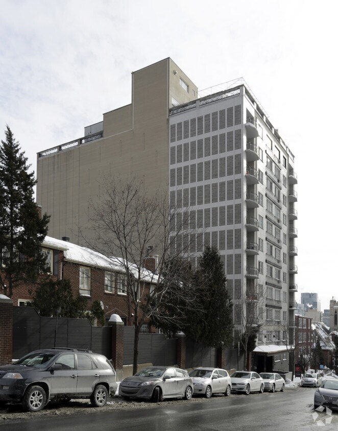 The St Apartments 3465 Redpath Montréal, QC