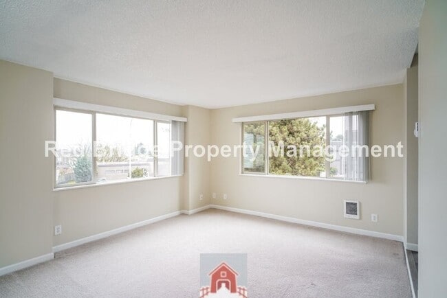 Building Photo - 4314 Southwest View Point Ter
