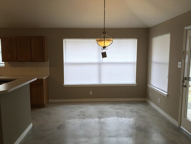 Foto del edificio - Welcome home to 824 Crossbranch!