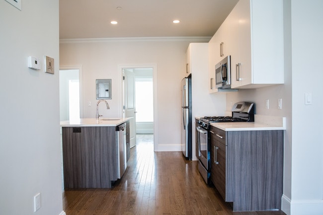 Building Photo - 12 Harvard Terrace