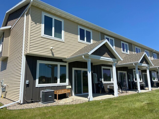 Building Photo - 807 14th St SE