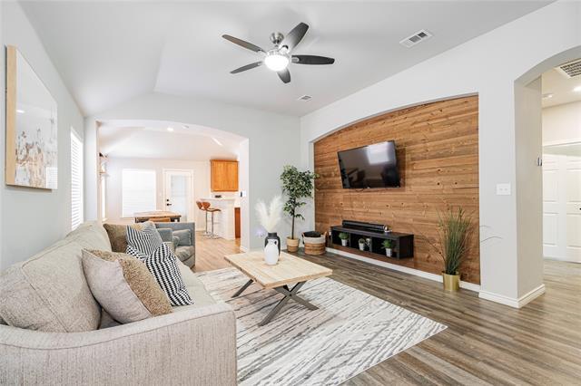 Building Photo - 3304 Ladera Dr
