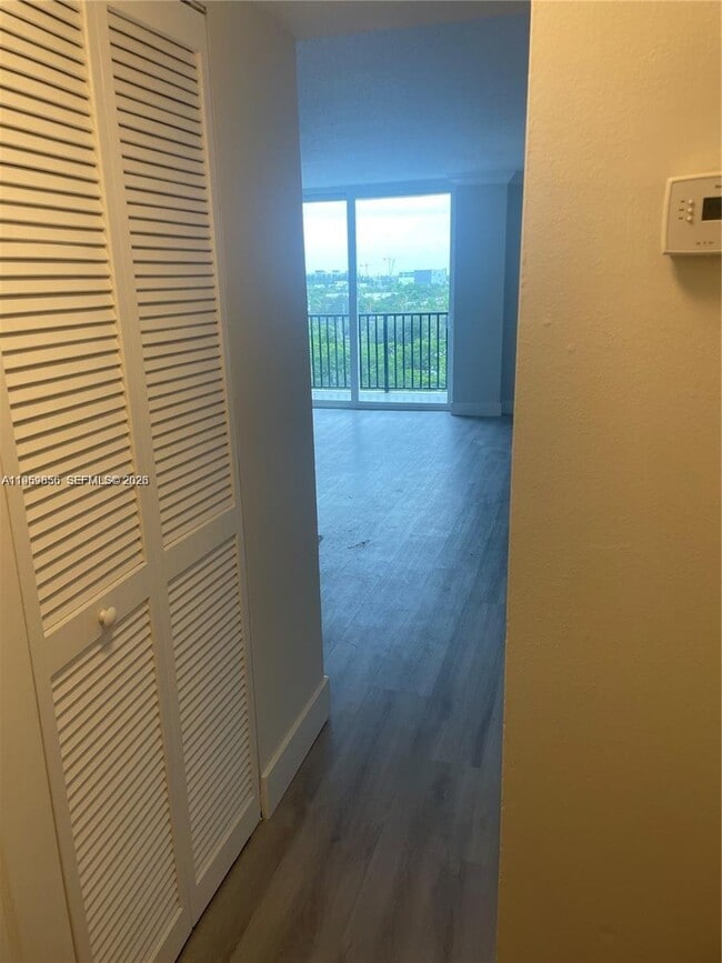 Foto del edificio - 2075 NE 164th St