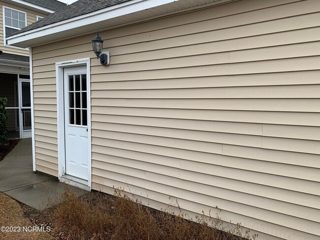 Foto del edificio - 3 Bed 3.5 Bath Townehome