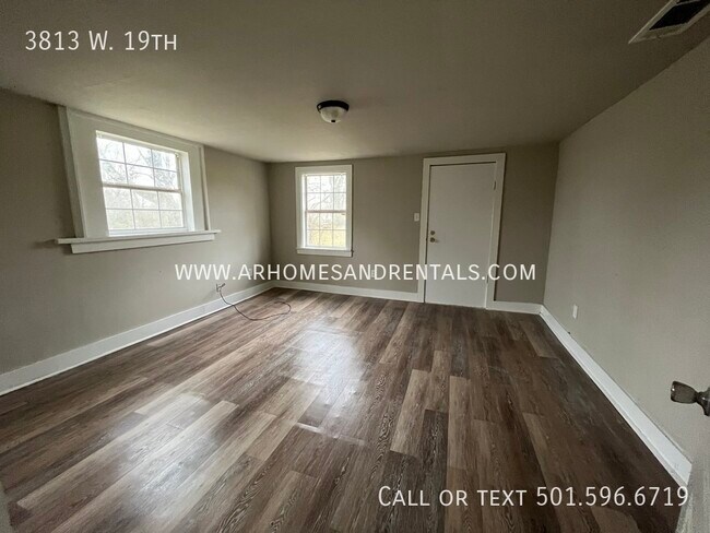 Building Photo - 3813 W. 19th | $895 | 4 beds, 1.5 bath
