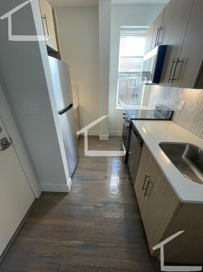 Foto del edificio - Sunny 1 Bed Available 9/1/26