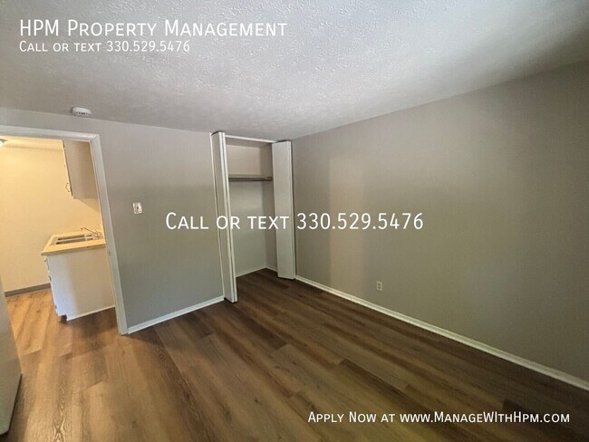 Foto del edificio - 20604 Lorain Rd