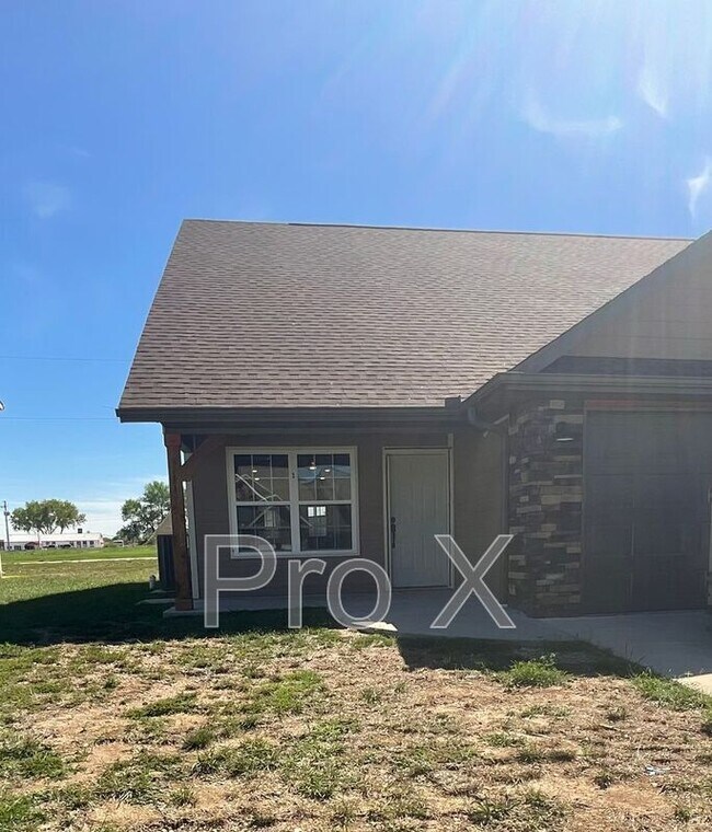Building Photo - 606 Easton Dr