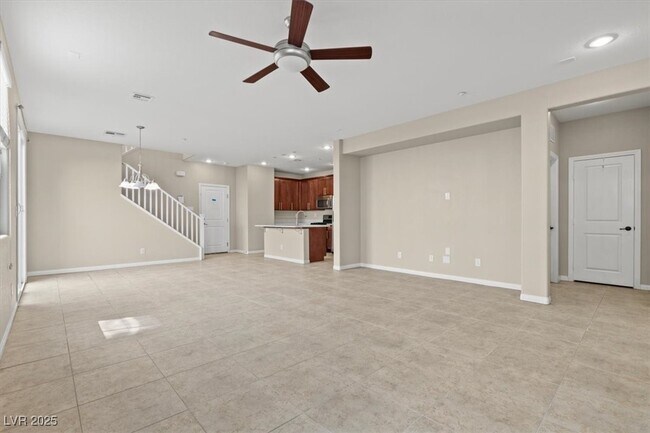 Building Photo - 3177 Via Seranova