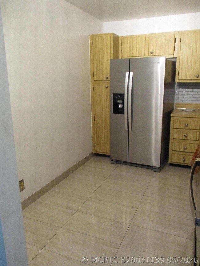 Foto del edificio - 6751 N University Dr