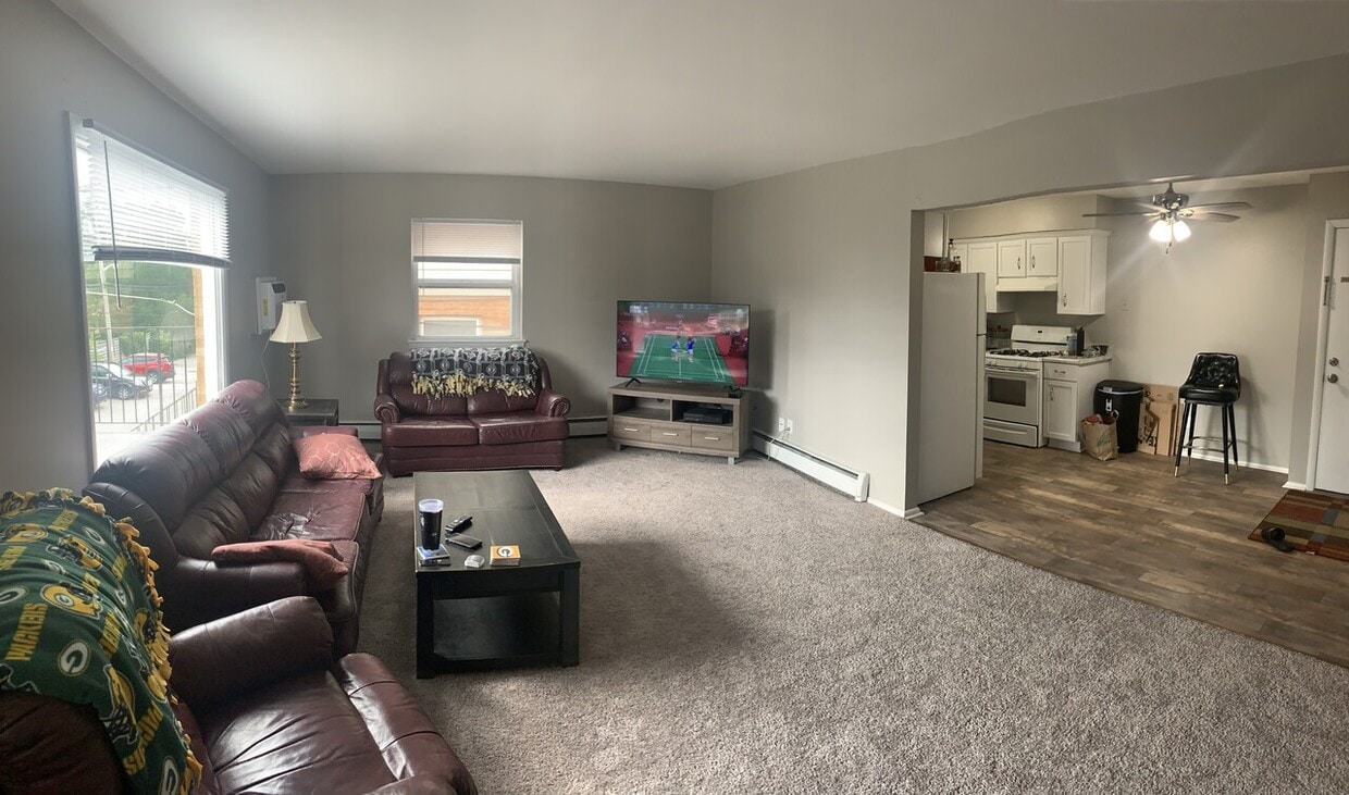 12123 W Bluemound Rd, Wauwatosa, WI 53226 House Rental in Wauwatosa