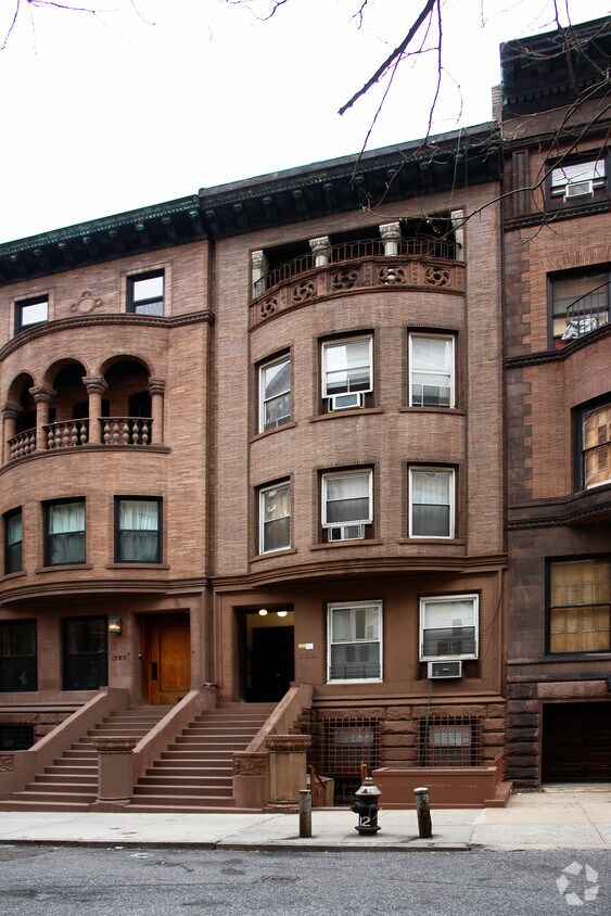 Building Photo - 323 W 76th St