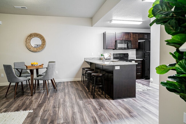 Building Photo - Ranches