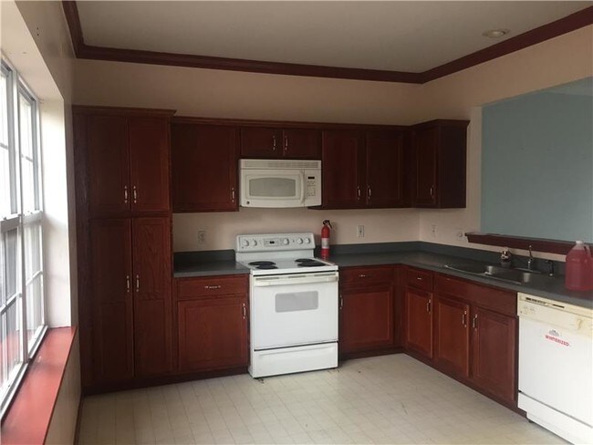 Building Photo - 359 Verplanck Ave