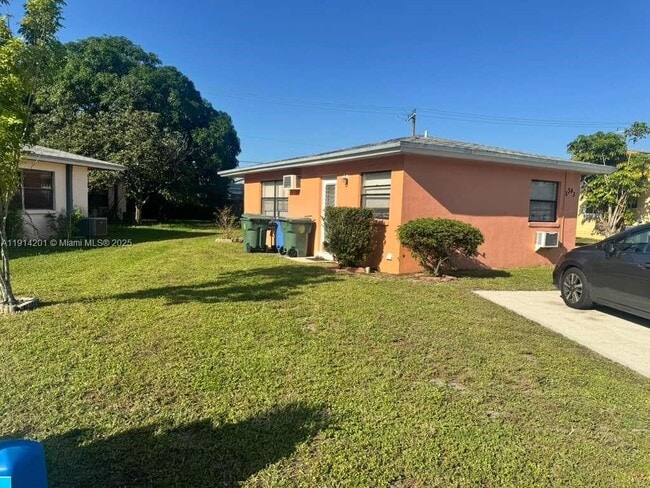 Foto del edificio - 2343 NW 28th St