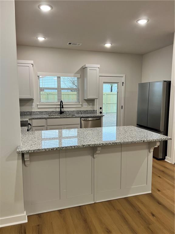 Building Photo - 520 Cosmos St