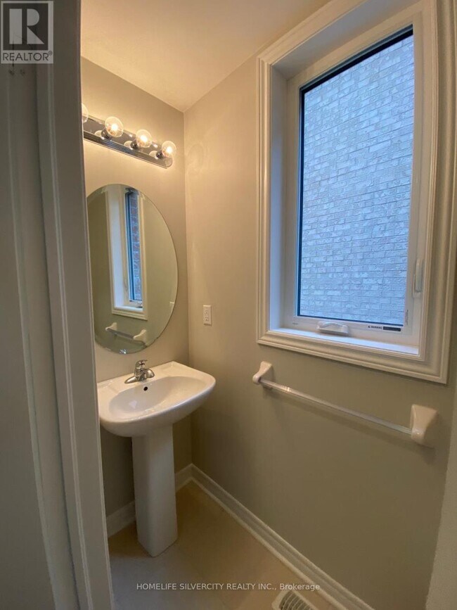 Photo du bâtiment - 142 Finegan Cir