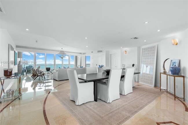 Foto del edificio - 1643 Brickell Ave