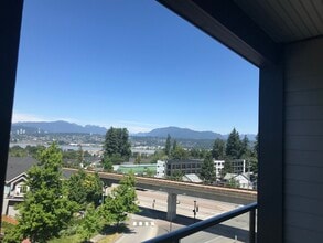 Building Photo - 11077 Ravine Rd