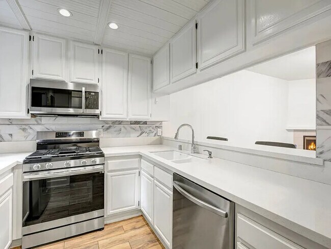Foto del edificio - 8707 Falmouth Ave
