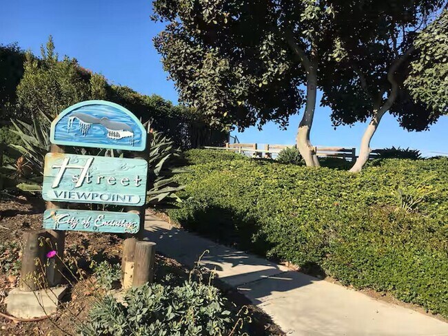 Foto del edificio - Luxe 3-Bedroom, 3-Bath Beach Home in Encinitas – w Furnished Option! Showing Today!